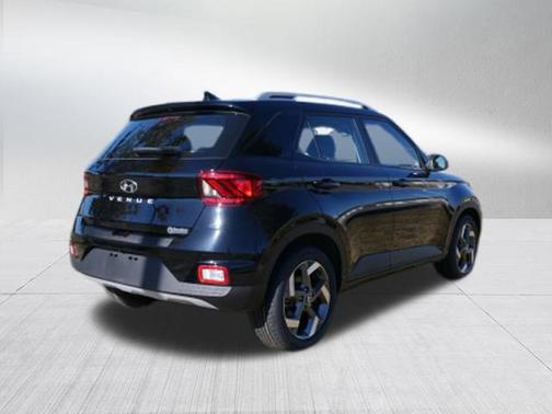 2022 Hyundai VENUE SEL