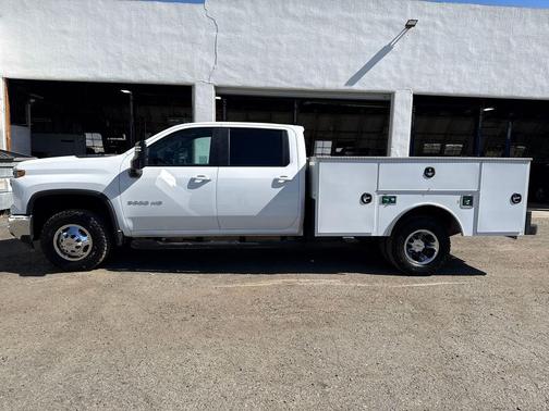 2024 Chevrolet Silverado 3500 LT