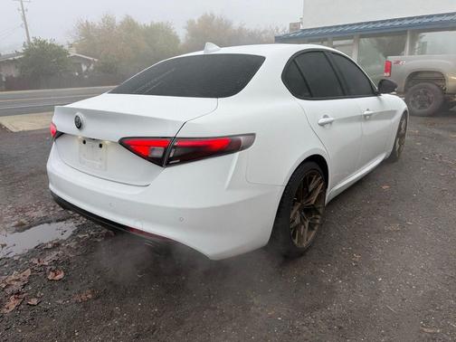 2020 Alfa Romeo Giulia Base