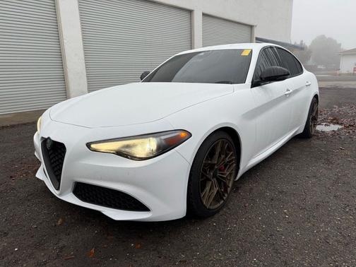 2020 Alfa Romeo Giulia Base