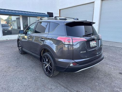 Magnetic Gray Metallic 2016 Toyota RAV4 SE