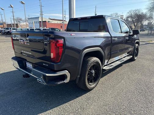 2022 GMC Sierra 1500 SLT