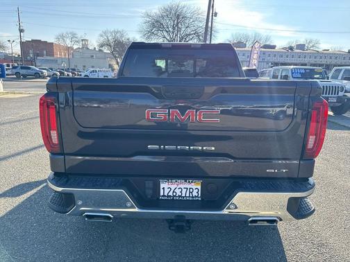 2022 GMC Sierra 1500 SLT
