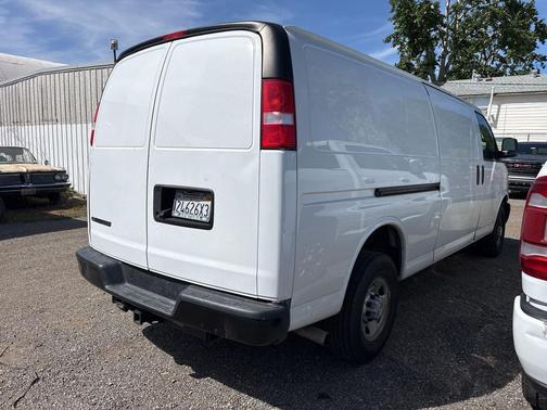 Summit White 2022 Chevrolet Express 2500 Work Van