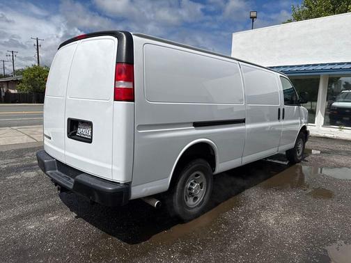 Summit White 2022 Chevrolet Express 2500 Work Van