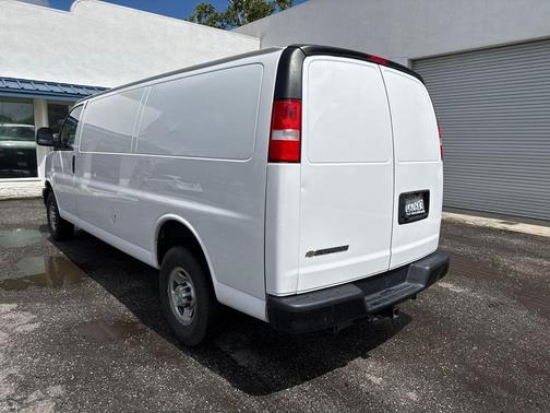 Summit White 2022 Chevrolet Express 2500 Work Van
