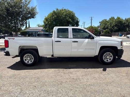 Summit White 2018 Chevrolet Silverado 1500 WT