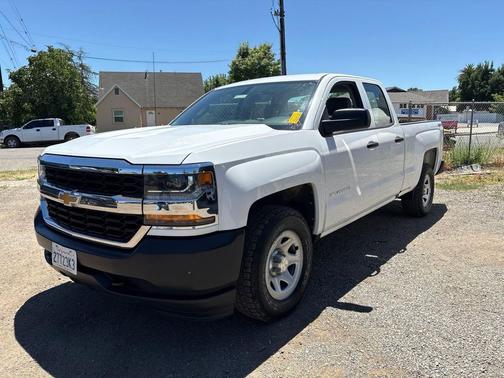 Summit White 2018 Chevrolet Silverado 1500 WT