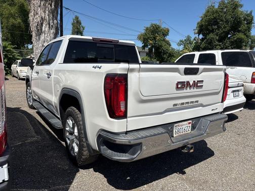 White Frost Tricoat 2020 GMC Sierra 1500 SLT