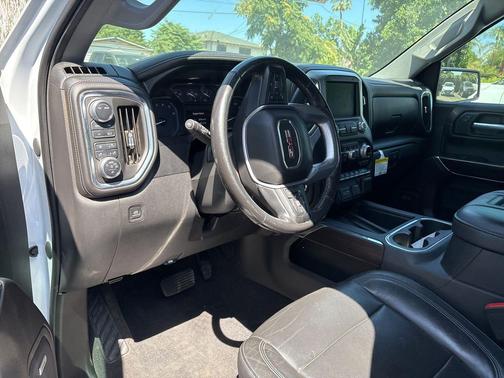 White Frost Tricoat 2020 GMC Sierra 1500 SLT