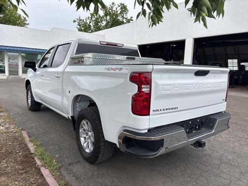 Summit White 2023 Chevrolet Silverado 1500 LT