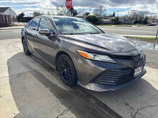2019 Toyota Camry Hybrid XLE