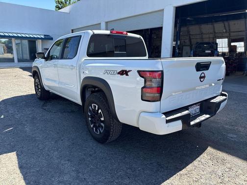 Glacier White 2024 Nissan Frontier PRO-4X