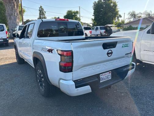 Glacier White 2024 Nissan Frontier PRO-4X