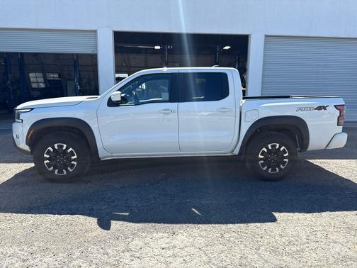Glacier White 2024 Nissan Frontier PRO-4X