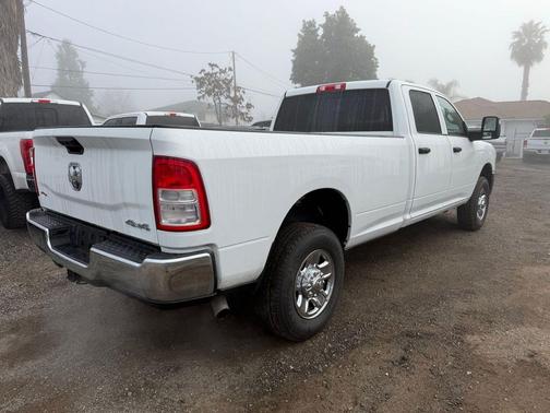 2023 RAM 2500 Tradesman Crew Cab 4x4 8' Box