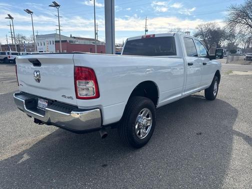 2023 RAM 2500 Tradesman Crew Cab 4x4 8' Box