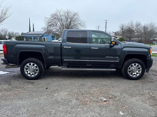 2018 GMC Sierra 2500 Denali