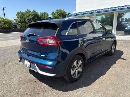 Deep Cerulean 2019 Kia Niro LX