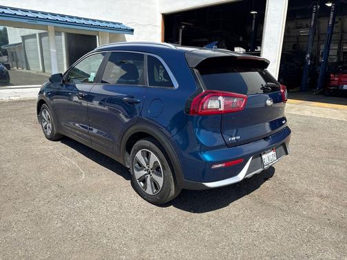 Deep Cerulean 2019 Kia Niro LX