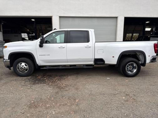 2023 Chevrolet Silverado 3500 LT