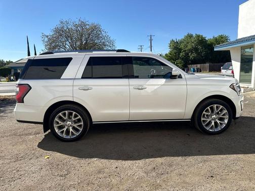 White Platinum Metallic Tri-Coat 2019 Ford Expedition Limited