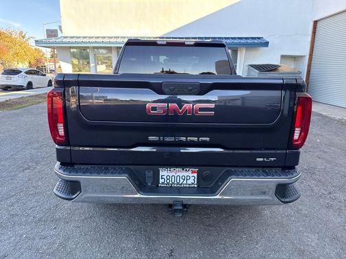 2022 GMC Sierra 1500 SLT