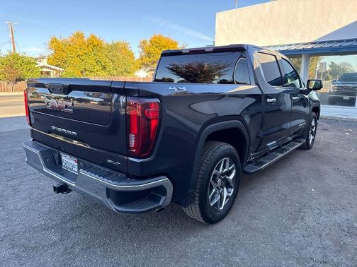 2022 GMC Sierra 1500 SLT