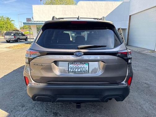 2025 Subaru Forester Premium