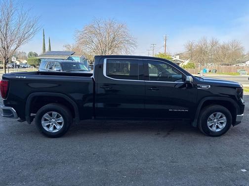 2023 GMC Sierra 1500 SLE
