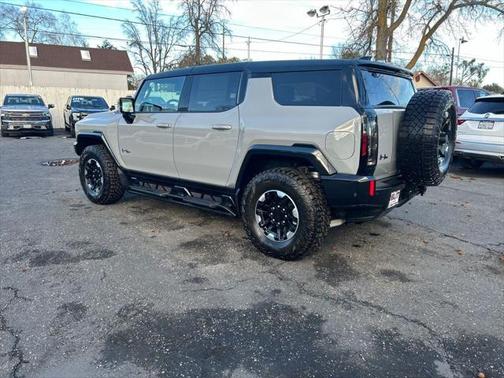 2024 GMC HUMMER EV SUV 2X