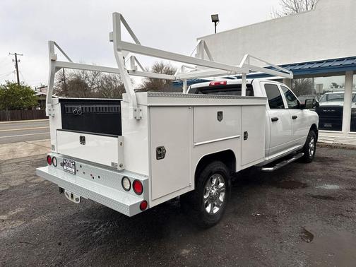 2022 RAM 2500 Tradesman Crew Cab 4x2 8' Box