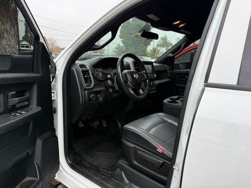 2022 RAM 2500 Tradesman Crew Cab 4x2 8' Box