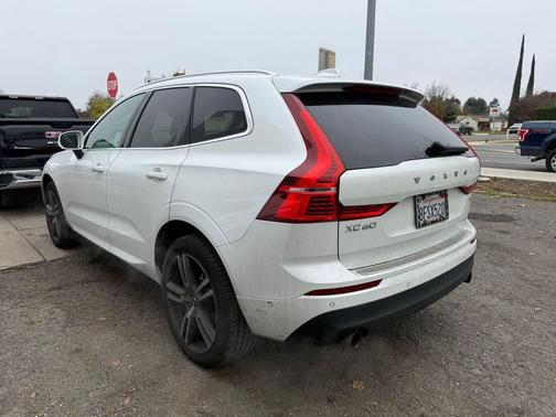 2018 Volvo XC60 T6 Momentum