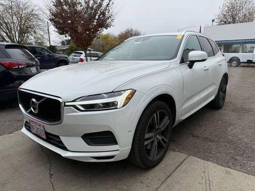 2018 Volvo XC60 T6 Momentum