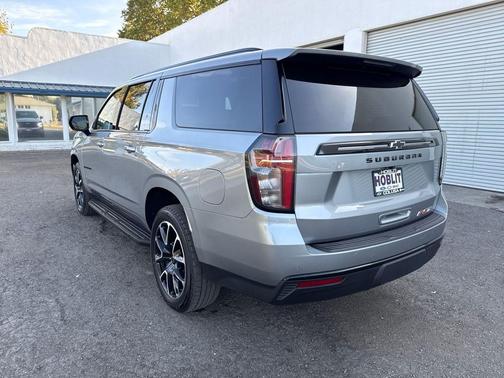 2024 Chevrolet Suburban RST
