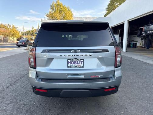 2024 Chevrolet Suburban RST