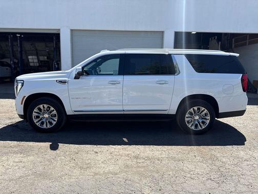 Summit White 2025 GMC Yukon XL Denali