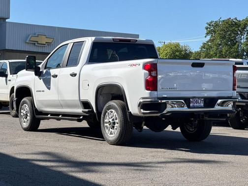 Summit White 2026 Chevrolet Silverado 2500 WT