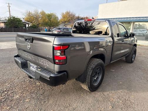 2022 Nissan Frontier S