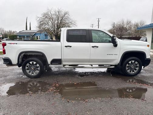2024 Chevrolet Silverado 2500 Custom