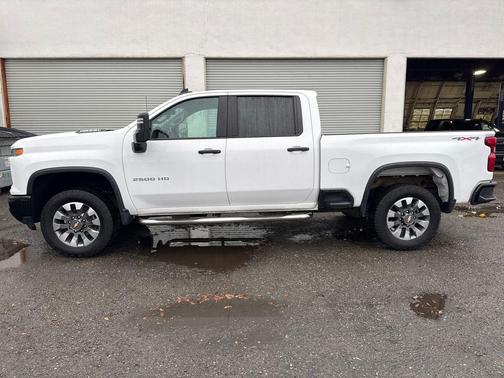 2024 Chevrolet Silverado 2500 Custom