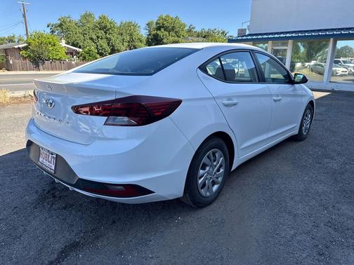 Quartz White Pearl 2020 Hyundai ELANTRA SE