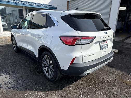 2020 Ford Escape Titanium