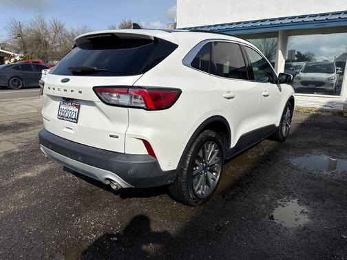 2020 Ford Escape Titanium