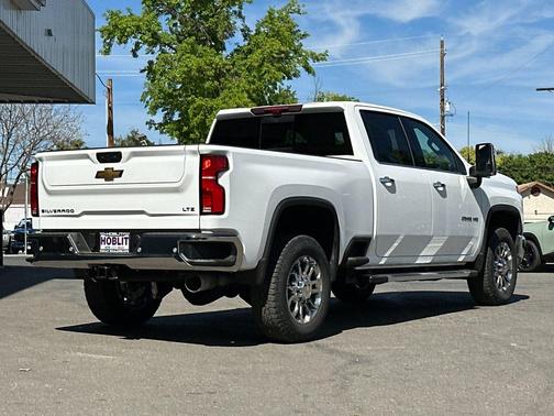 Summit White 2026 Chevrolet Silverado 2500 LTZ