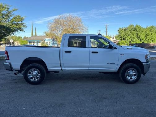 2021 RAM 2500 Tradesman Crew Cab 4x4 6'4' Box