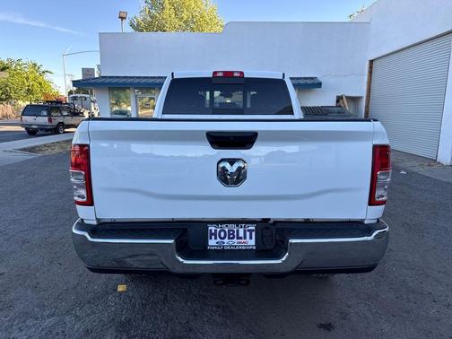 2021 RAM 2500 Tradesman Crew Cab 4x4 6'4' Box