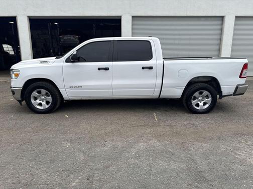 Bright White Clearcoat 2023 RAM 1500 Big Horn/Lone Star