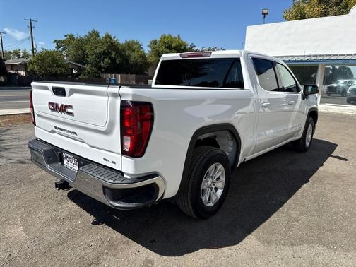 2024 GMC Sierra 1500 SLE
